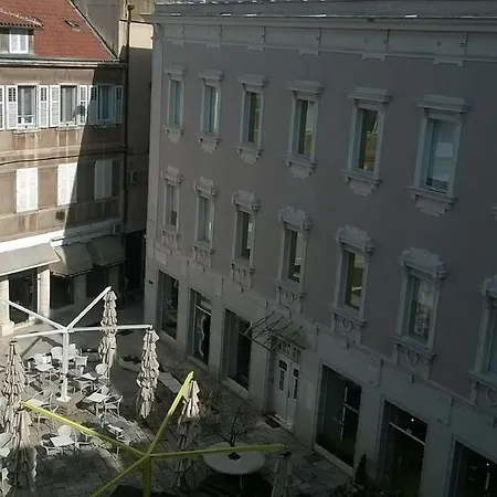 Luxury Skystar-split