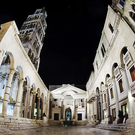 Luxury Skystar-split Couette-café 4*