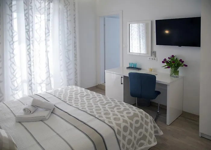 Luxury Skystar-split krevet i doručak 4*