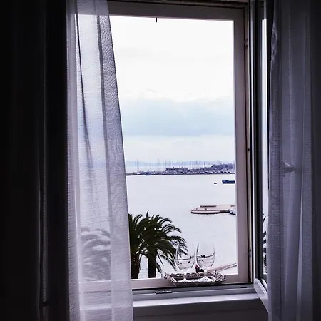 Luxury Skystar-split